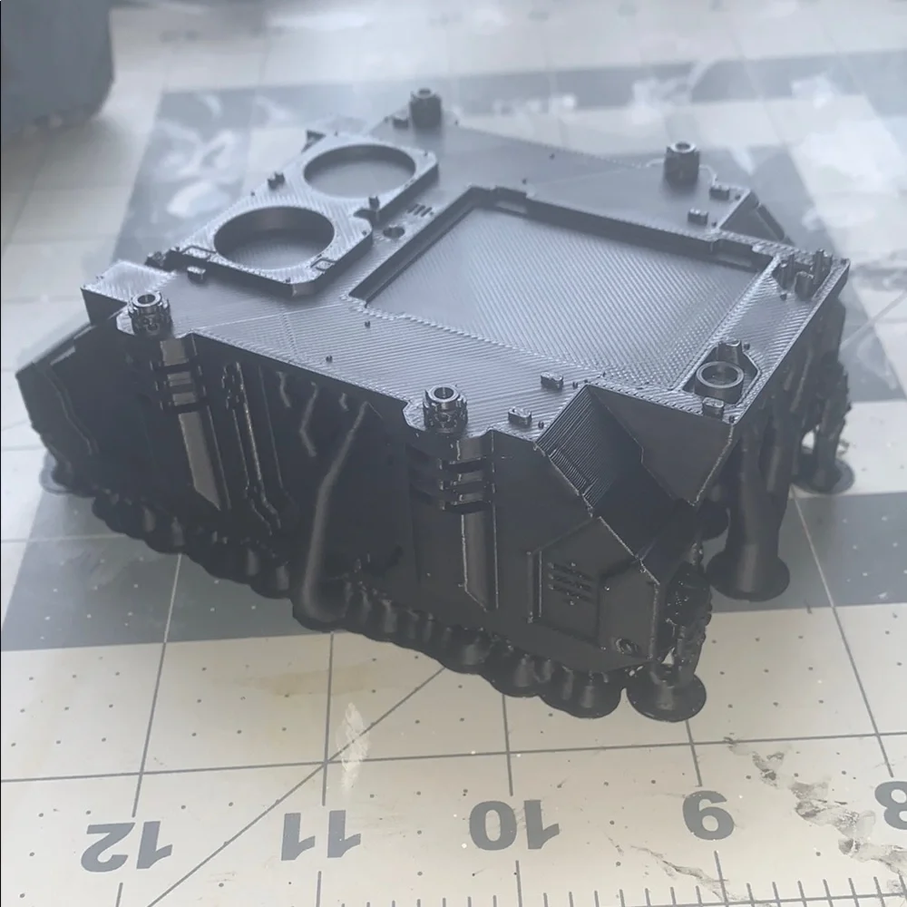 Black Model Tank Rhino - Picture 2 of 8